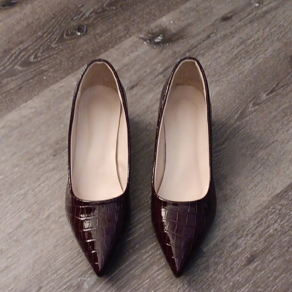 SHEIN Preloved Burgundy Croc-Embossed Heels